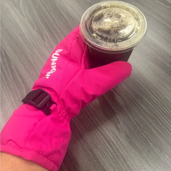 Official Dunkin’ Donuts 2026 Pink Iced Coffee Mitten Glove Merchandise Size M/L - Picture 8 of 10